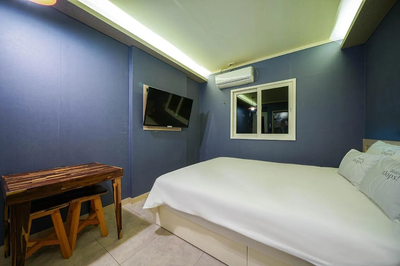 Oops Hotel Busan
