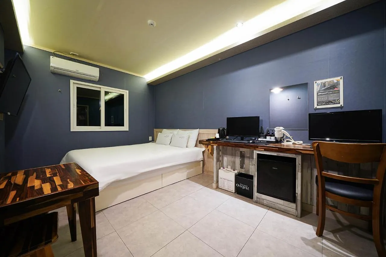 Oops Hotel Busan