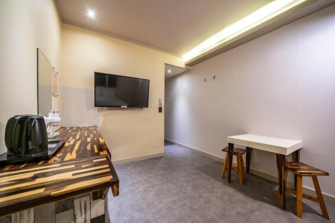 Oops Hotel Busan