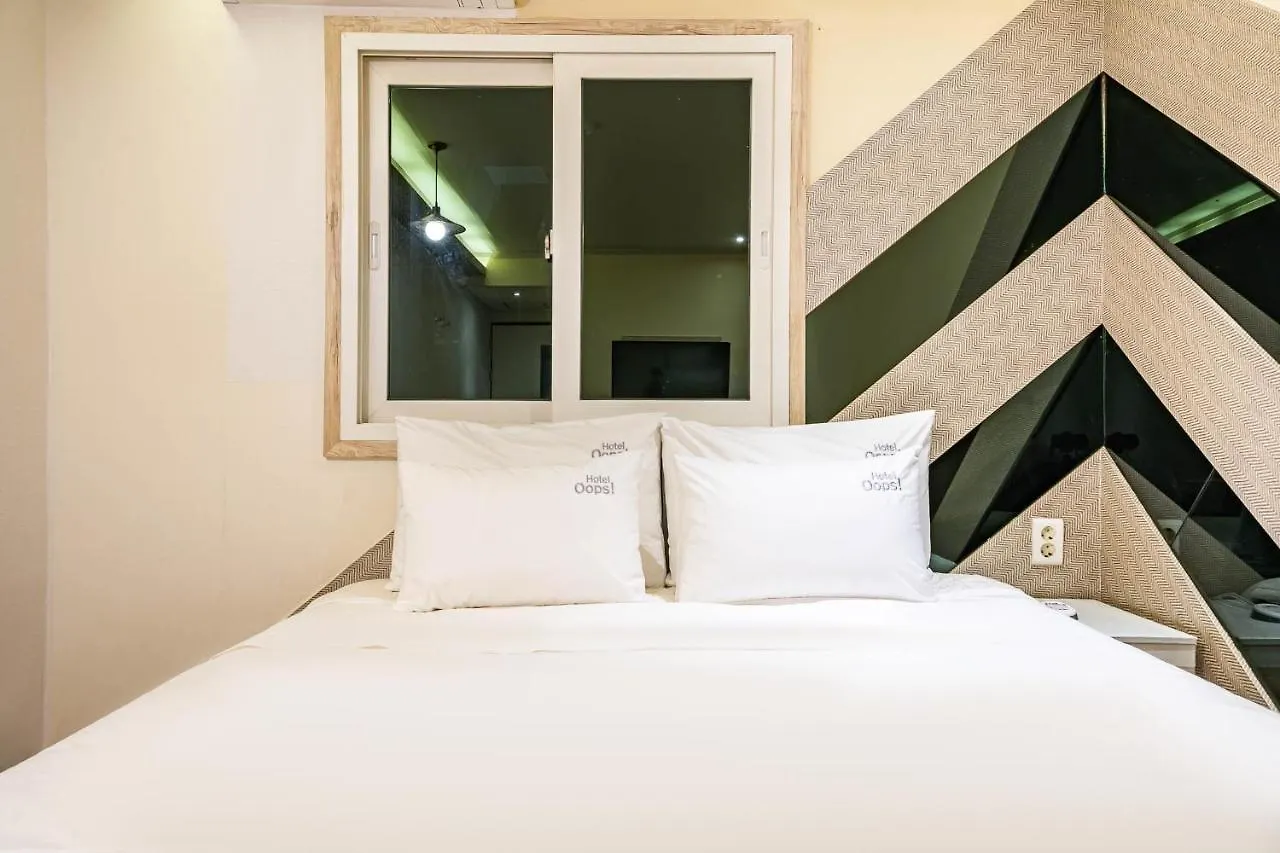Oops Hotel Busan